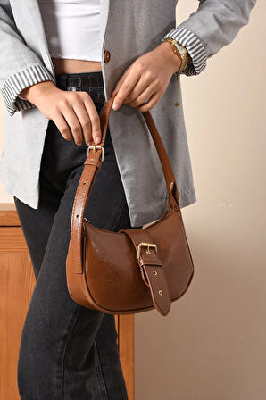 Yeni Sezon Parlak Suni Deri Viral Model Ince Tasarım Ayarlanabilir Askılı Kadın Omuz Çantası