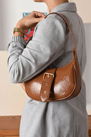 Yeni Sezon Parlak Suni Deri Viral Model Ince Tasarım Ayarlanabilir Askılı Kadın Omuz Çantası