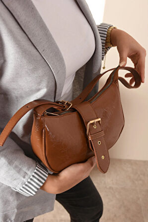 Yeni Sezon Parlak Suni Deri Viral Model Ince Tasarım Ayarlanabilir Askılı Kadın Omuz Çantası