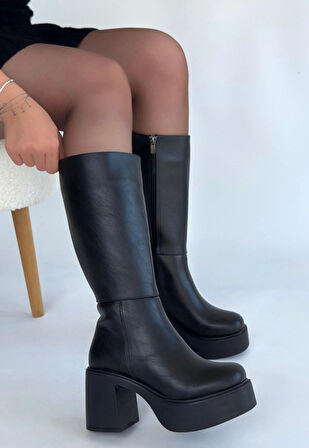Disan Siyah Cilt Topuklu Çizme