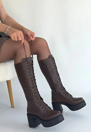 Guay Kahverengi Cilt Bağcıklı Topuklu Çizme