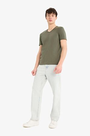 DeFacto Slim Fit Dar Kesim V Yaka Basic Düz Kısa Kollu %100 Pamuk Tişört M7668AZ25SPKH244