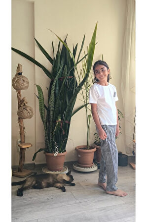 Kız Çocuk Pantolonlu Tişörtlü Takım Beyaz Tişört Pötikareli Pantolon Kırmızı, Siyah, Sarı