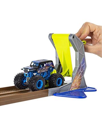 Spin Master Monster Jam 1:64 Oyun Seti Champ Ramp Freestyle