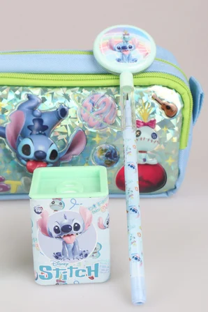 x Dekomus Lisanslı Stitch "Iconic Blue Collection" Kalem Çantası, Labirent Figürlü Geçmeli Kalem, Kalemtraş, Ruj Silgi Ve Kurşun Kalem Seti