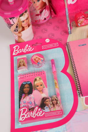 x Dekomus Lisanslı Barbie "Extra Glam Collection" 35 Cm Anaokul Ve Tüylü Kalem Çantası İle 500 Ml Matara, Beslenme Kabı Full Kırtasiye Seti
