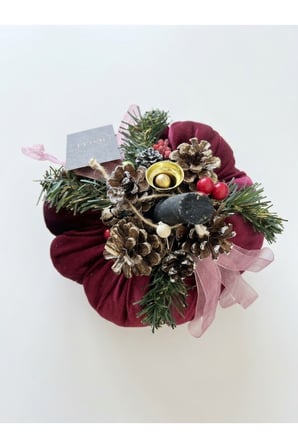 Kadife Dekoratif Balkabağı Süs - Yılbaşı Temalı, Kozalak ve Çam Detaylı Hediyelik Ev Aksesuarı 30x25cm