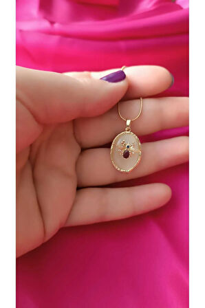 Çelik Kararma Yapmaz Oval Taşlı Arı Figürlü Şık Zarif Kadın Kolye