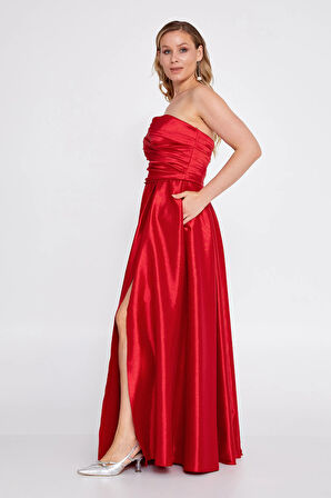 Şeref Vural Kadın Asimetrik Yaka Derin Yırtmaçlı Drapeli Saten Abiye Elbise 8113 Kırmızı