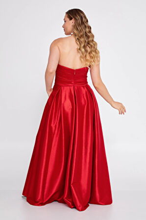 Şeref Vural Kadın Asimetrik Yaka Derin Yırtmaçlı Drapeli Saten Abiye Elbise 8113 Kırmızı