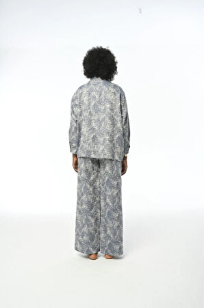 KADIN ÇİFT CEPLİ DESENLİ LACİVERT GÖMLEK