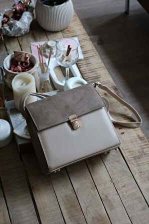 vizon süet kapak detaylı ayarlanabilir askılı omuz çantası