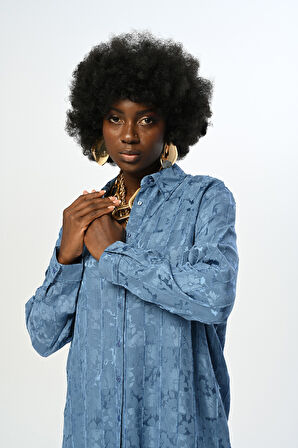 KADIN İNDİGO MAVİSİ KARIŞIK DESENLİ OVERSİZE KESİM GÖMLEK