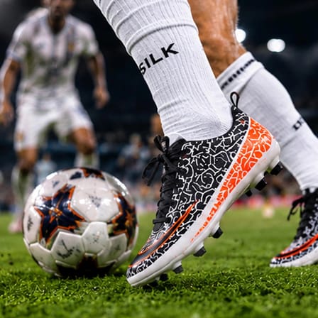 Futbol Kramponu 36-44 Numara Şık Tasarım, Dikkat Çeken Renk Seçenekleri