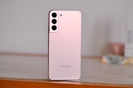 Samsung Galaxy S22 128 GB Pembe  8 GB Ram  Yenilenmiş Ürün (B KALİTE)