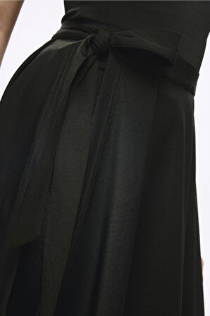 Haşema Parlak Kumaş Siyah 3 Parça Yarı Kapalı Mayo - Tulum Takımı 5053