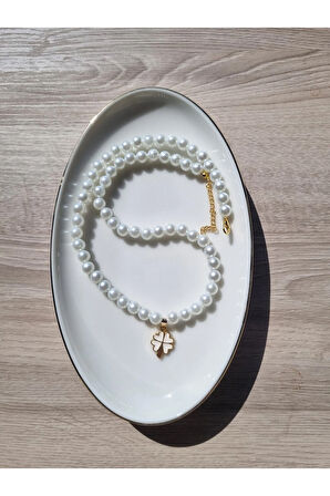 El Yapımı -İnci Parıltısıyla Yonca Gold Detaylı Kolye