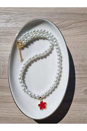 El Yapımı -İnci Parıltısıyla Yonca Gold Detaylı Kolye