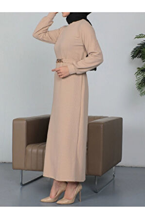 DİK YAKA FİTİLLİ ZİNCİR KUŞAKLI ELBİSE