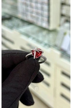 14 K White Gold Kaplama 925 Ayar Gümüş Ruby Kalp Tektaş Yüzük