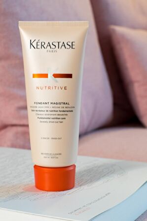 Kerastase Nutritive Fondant Magistral Besleyici Kuru Saçlar İçin Bakım Yapan Durulanmayan Saç Kremi 200 ml