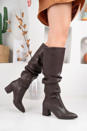 KAHVE MAT CİLT KÖRÜKLÜ SİVRİ BURUN KALIN TOPUKLU ÇİZME