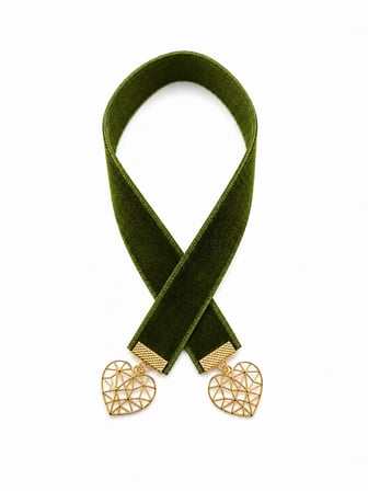 💚 Velvet Heart – Yeşil Kadife Kurdele Kalp Detaylı Kitap Ayracı