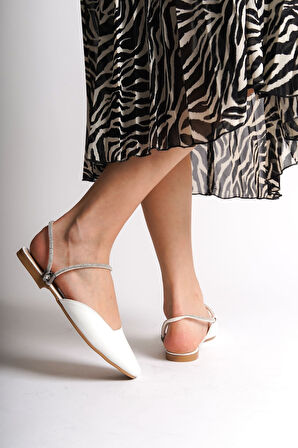 CAROLINE Lastikli Ortopedik Rahat Taban Bilekten Taş Detaylı Kadın Babet Ayakkabı  CKT - Beyaz