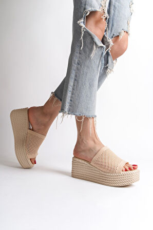 MARLA Dolgu Topuklu Ortopedik Taban Hasır Görünümlü Triko Kadın Terlik  TKT - Ten