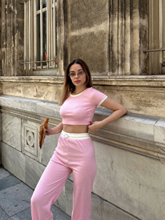 Crop pantolon biyeli takım pembe