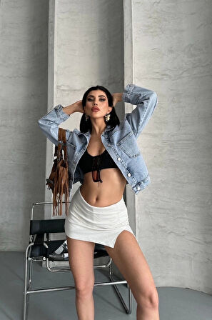 Çift cepli kol katlamalı kar yıkama crop kot ceket mavi d2000