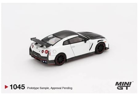 Mini Gt 1045 Nissan Gt-R Nismo 2024 Brilliant White Pearl 1/64 Model Araba