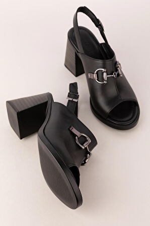 Gondol Kadın Hakiki Deri Topuklu Şık Tokalı Sandalet tlh.655