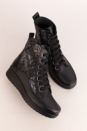 Gondol Kadın Hakiki Deri Yılan Detaylı Lastik Bağcıklı Bot elnr.5911