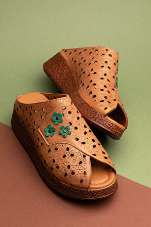 Gondol Hakiki Deri Çiçek Detaylı Dekolte Terlik mlk.5803 - Taba - 37