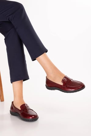 Gondol Kadın Hakiki Deri Geniş Ön Burun Rahat Loafer Ayakkabı esfa.602 Bordo Petek