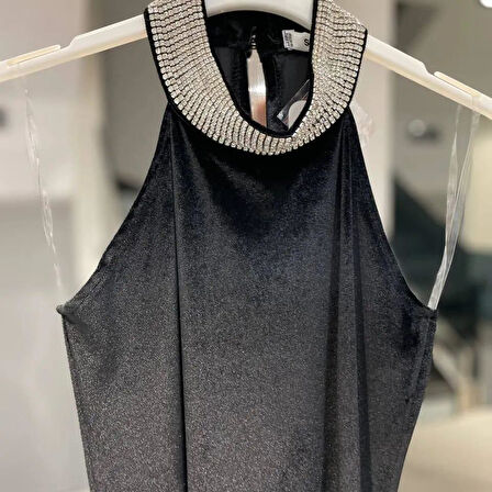 Taş Detaylı Siyah Kadife Elbise 