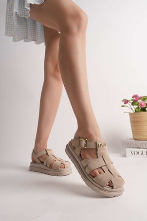 Bahina Kadın Sandalet Bej Süet Önü Kapalı Günlük Bantlı 40 Numara