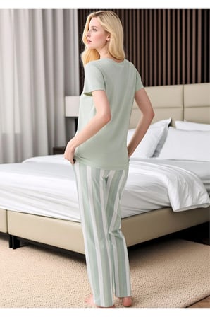 Kadın Beyaz Su Yeşili Çizgili Pijama Takımı - Pamuklu Uzun Pantolonlu Ev Giyimi Seti