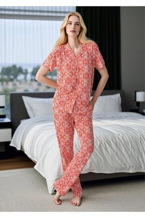 Geometrik Desenli Kısa Kollu Düğmeli Pijama Takımı