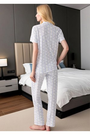 Kadın Mavi Çiçek Desenli Düğmeli Pijama Takımı - Kısa Kollu Pamuklu Ev Giyimi Seti