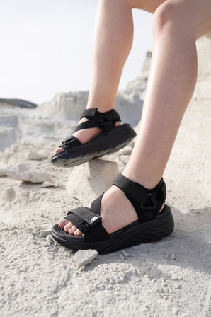 Kadın Dolgu Topuk Cırtlı Günlük Spor Sandalet Ss001-0178.Siyah 