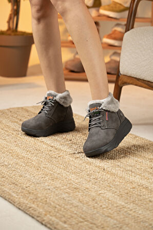 Sandal Spor Kadın Süet Kürklü Kısa Spor Bot SS001-0478 FÜME