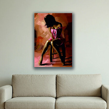 pembe elbiseli kadın sandalye baskılı kanvas duvar tablosu