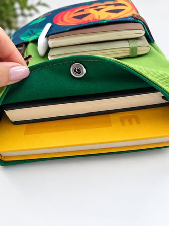 🎃 Hanori Balkabağı Desenli Kitap Kılıfı (yeşil) & Tablet Kılıfı – El Yapımı Cadılar Bayramı Temalı Kılıf