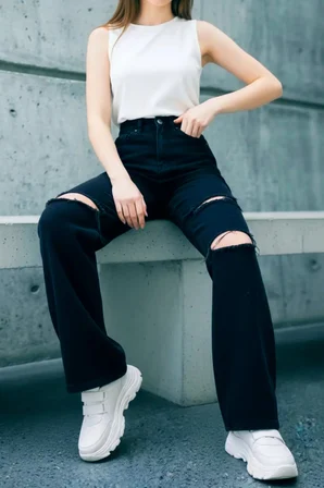 Bella Siyah Salaş Dizi Yırtık Rahat Kesim Palazzo Jeans Kot Pantolon