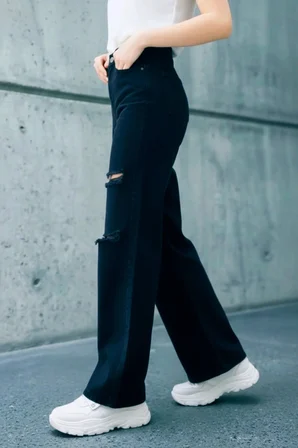 Bella Siyah Salaş Dizi Yırtık Rahat Kesim Palazzo Jeans Kot Pantolon