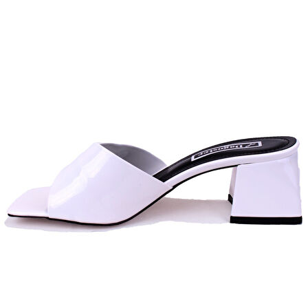 Dagoster DZA07-9321060 Beyaz Rugan Klasik Topuklu Kadın Terlik