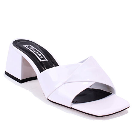 Dagoster DZA07-9321060 Beyaz Rugan Klasik Topuklu Kadın Terlik