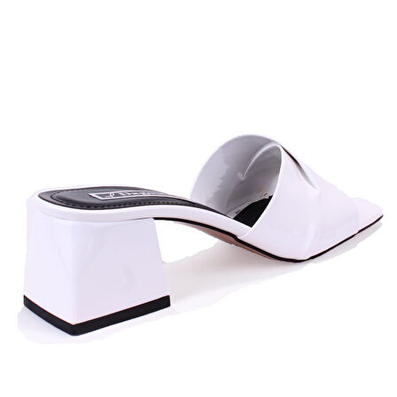 Dagoster DZA07-9321060 Beyaz Rugan Klasik Topuklu Kadın Terlik